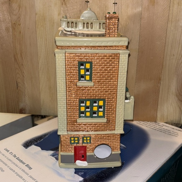 Department 56 "Mainstreet Hardware Store - Picture 2 of 5